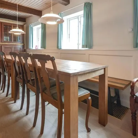 Six-bedroom Holiday In *